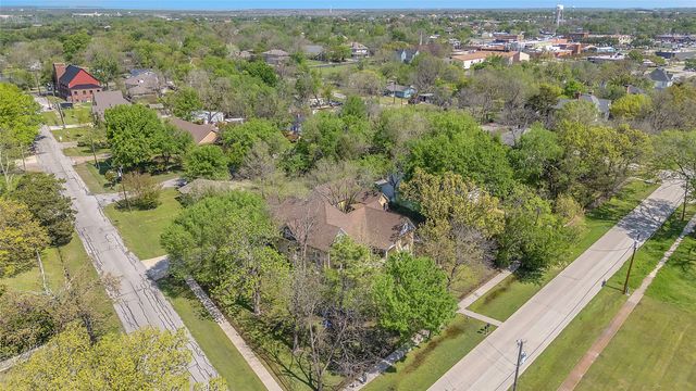 408 S Center Street, Forney, TX 75126