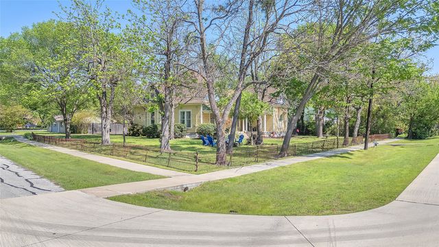 408 S Center Street, Forney, TX 75126