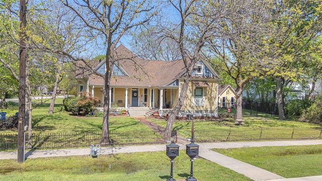 408 S Center Street, Forney, TX 75126