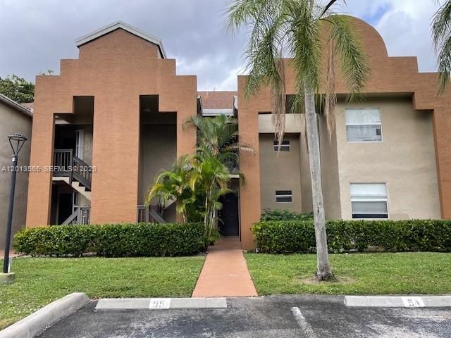 526 SW 113th Way 526, Pembroke Pines, FL 33025