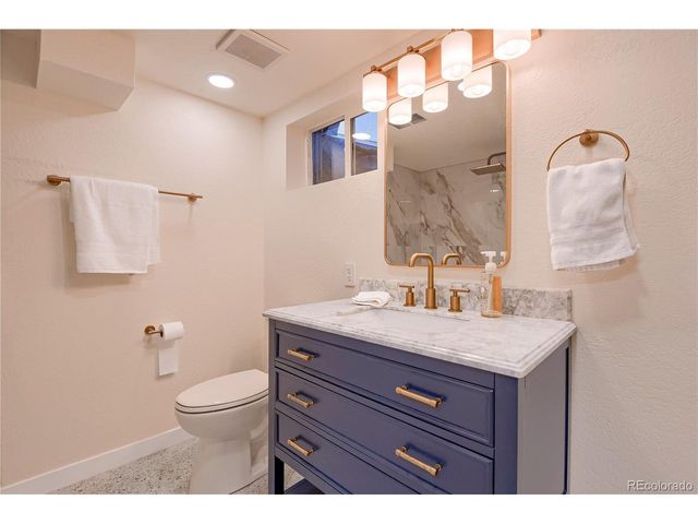 6586 S Kit Carson St, Littleton, CO 80121