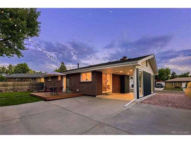 6586 S Kit Carson St, Littleton, CO 80121