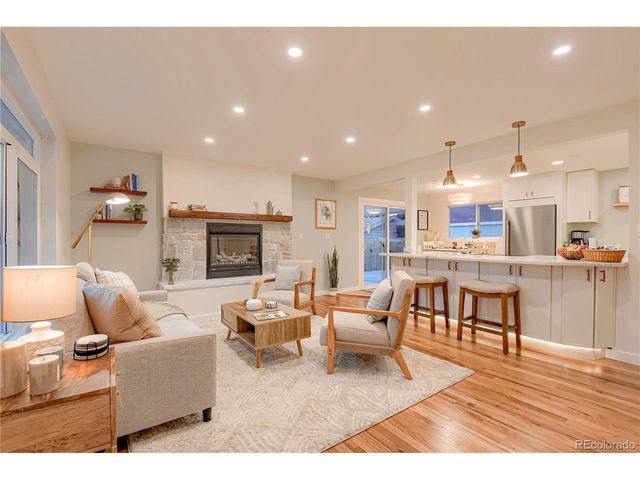 6586 S Kit Carson St, Littleton, CO 80121