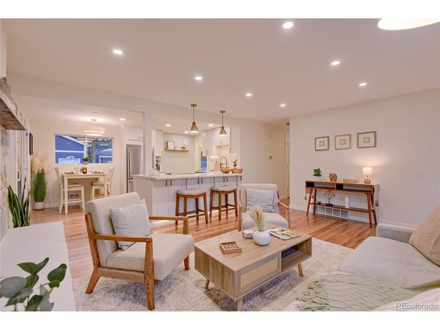 6586 S Kit Carson St, Littleton, CO 80121