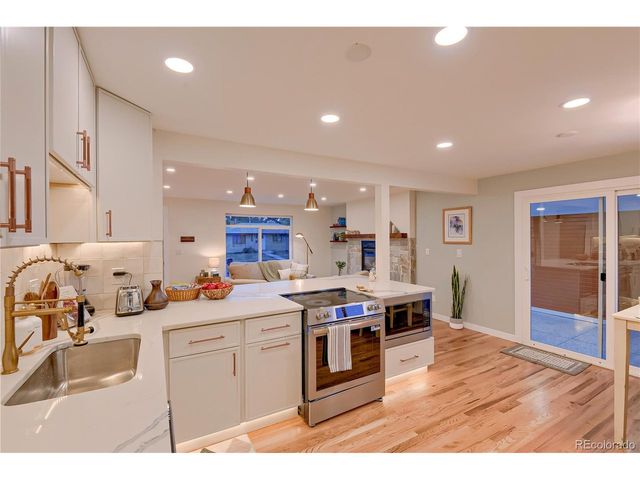 6586 S Kit Carson St, Littleton, CO 80121