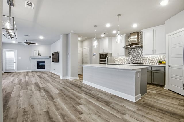 1560 Jackson Street, Carrollton, TX 75006