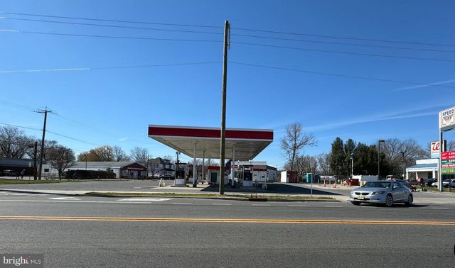 135 E MAIN ST, Penns Grove, NJ 08069