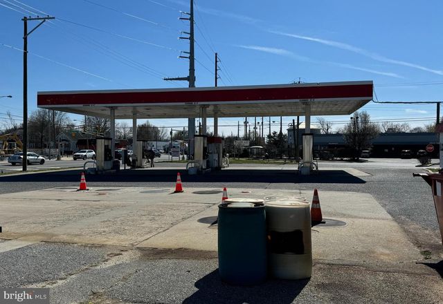 135 E MAIN ST, Penns Grove, NJ 08069