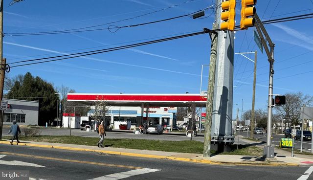 135 E MAIN ST, Penns Grove, NJ 08069