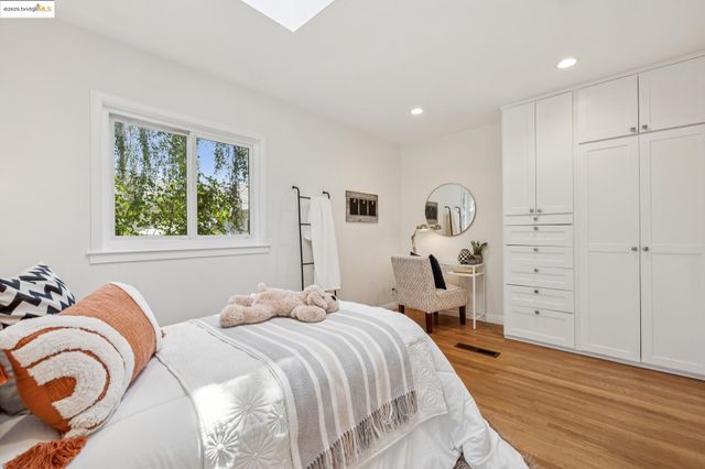 765 Neilson St, Berkeley, CA 94707
