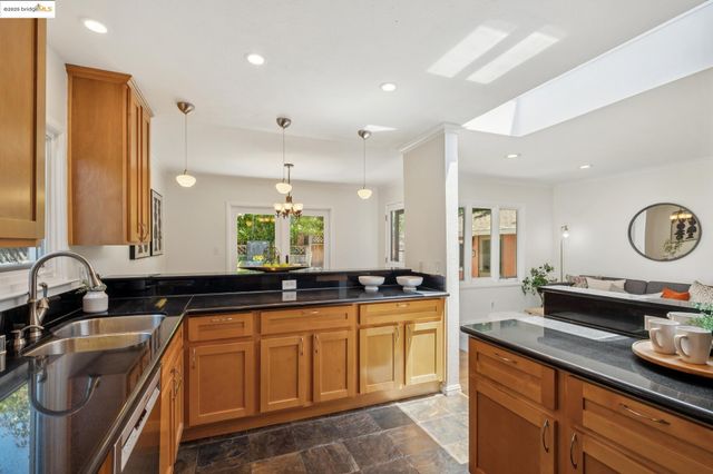 765 Neilson St, Berkeley, CA 94707