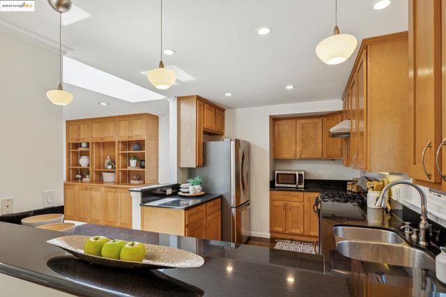 765 Neilson St, Berkeley, CA 94707