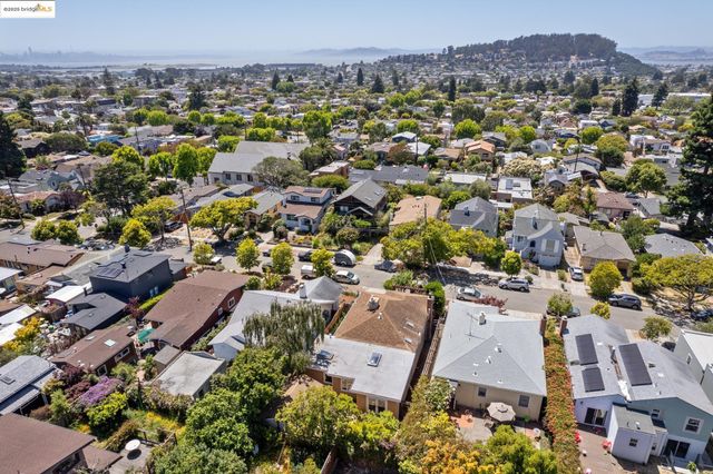 765 Neilson St, Berkeley, CA 94707