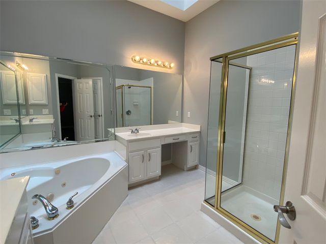 429 Crestview Point Drive, Lewisville, TX 75067