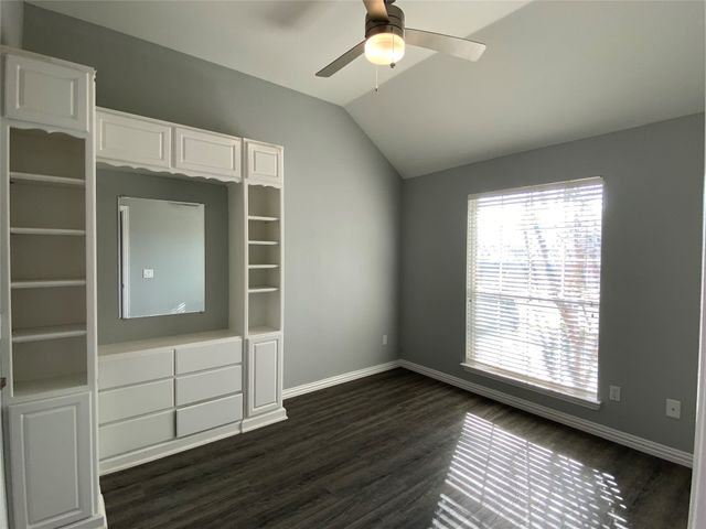 429 Crestview Point Drive, Lewisville, TX 75067