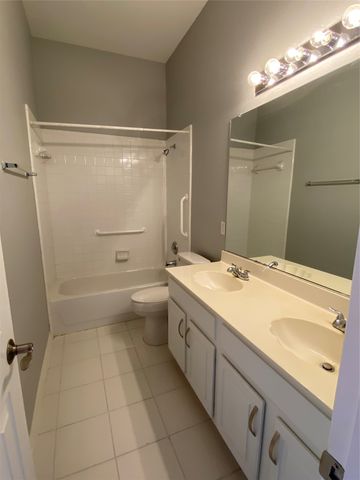 429 Crestview Point Drive, Lewisville, TX 75067