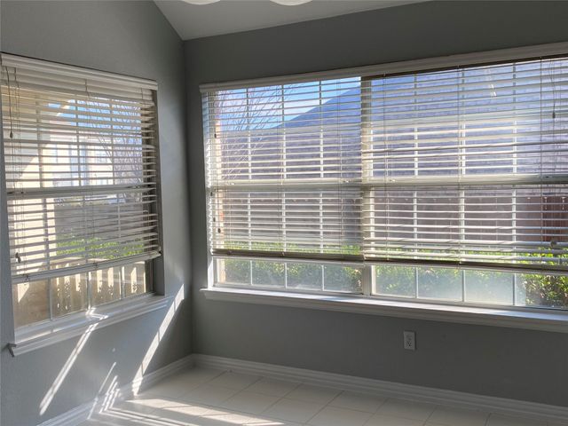 429 Crestview Point Drive, Lewisville, TX 75067