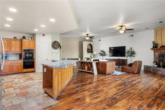 17492 Mariposa Avenue, Riverside, CA 92504