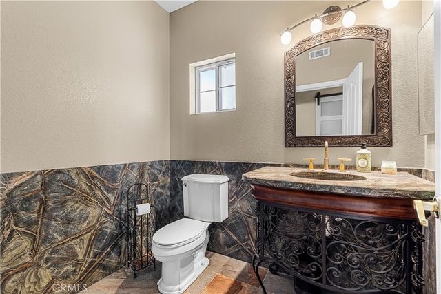 17492 Mariposa Avenue, Riverside, CA 92504