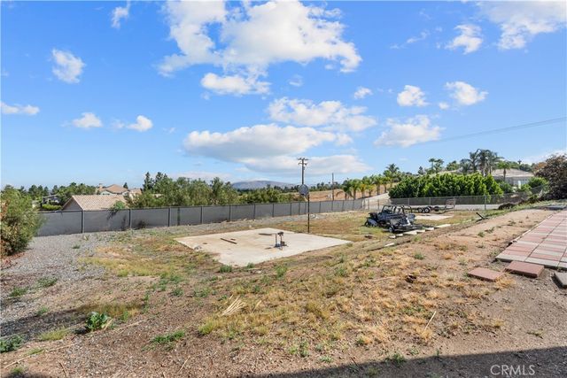 17492 Mariposa Avenue, Riverside, CA 92504