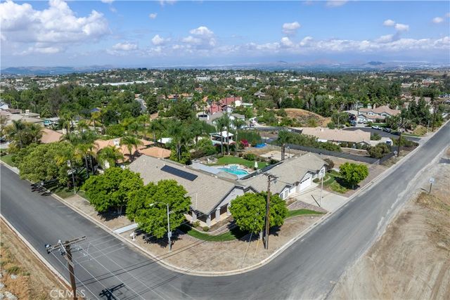 17492 Mariposa Avenue, Riverside, CA 92504