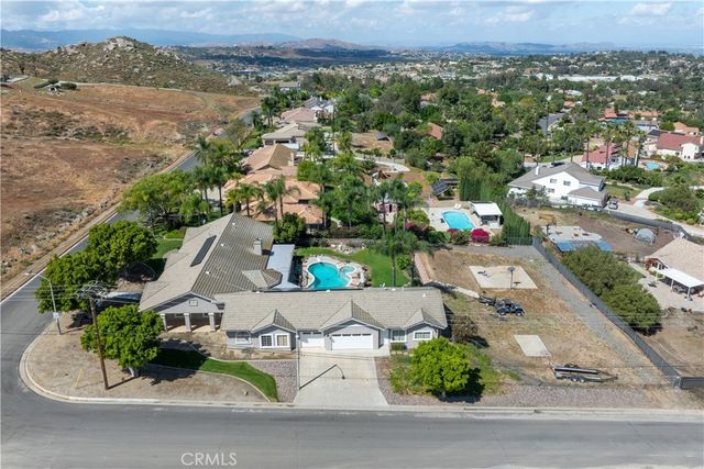 17492 Mariposa Avenue, Riverside, CA 92504