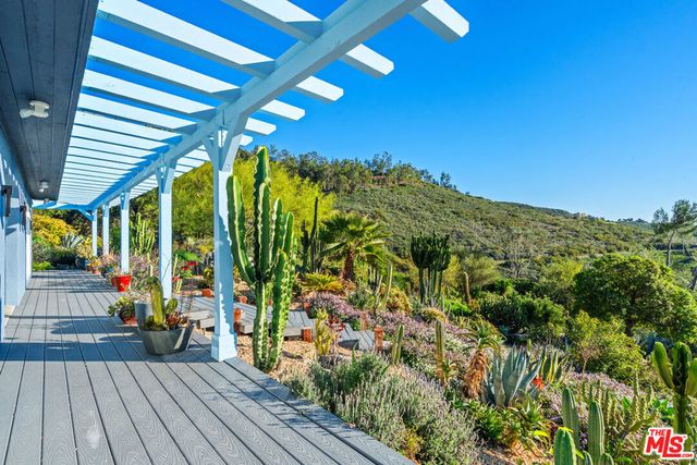 9402 Houston Road, Malibu, CA 90265