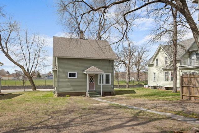 712 10th Avenue S, Saint Cloud, MN 56301