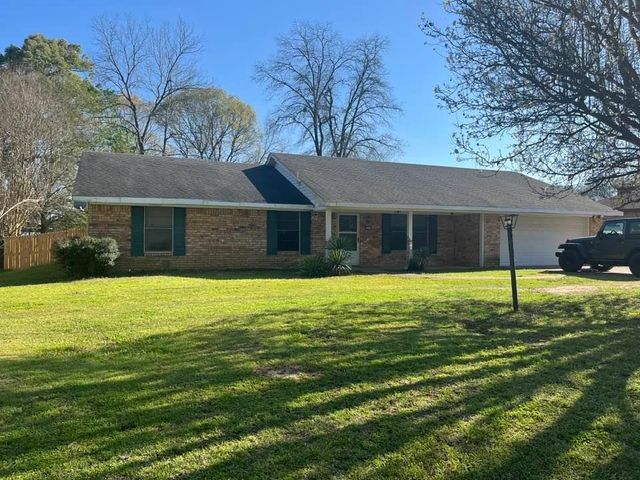 2113 Hendricks, Gladewater, TX 75647