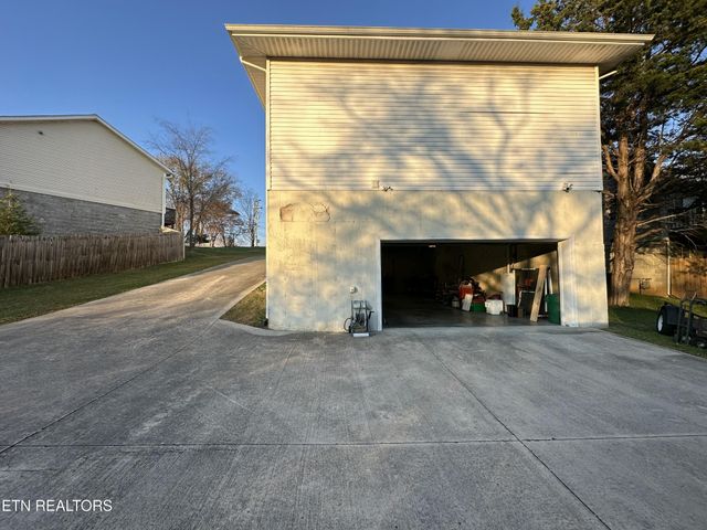 2440 Honey Grove Lane, Knoxville, TN 37923