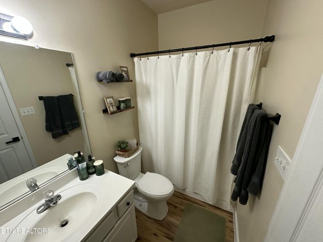 2440 Honey Grove Lane, Knoxville, TN 37923