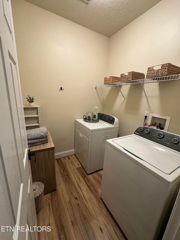 2440 Honey Grove Lane, Knoxville, TN 37923