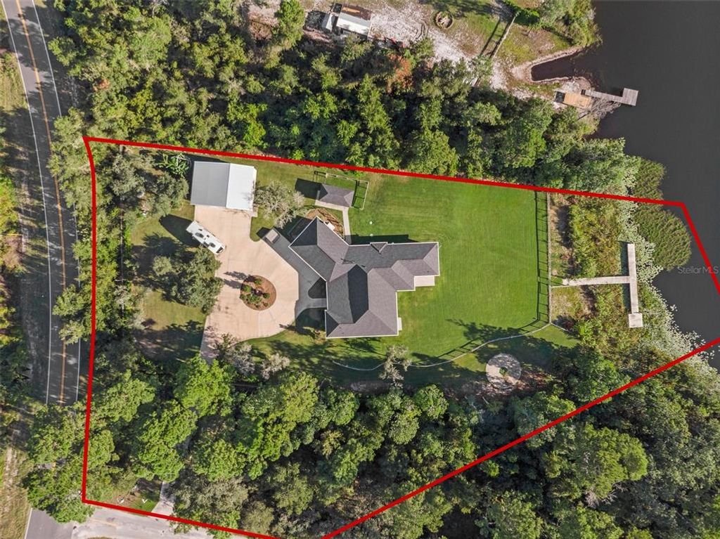 230 FISHER RUN, Ocklawaha, FL 32179