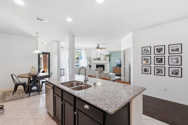 421 Mariscal Place, Fort Worth, TX 76131