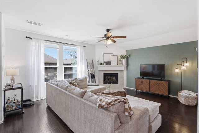 421 Mariscal Place, Fort Worth, TX 76131