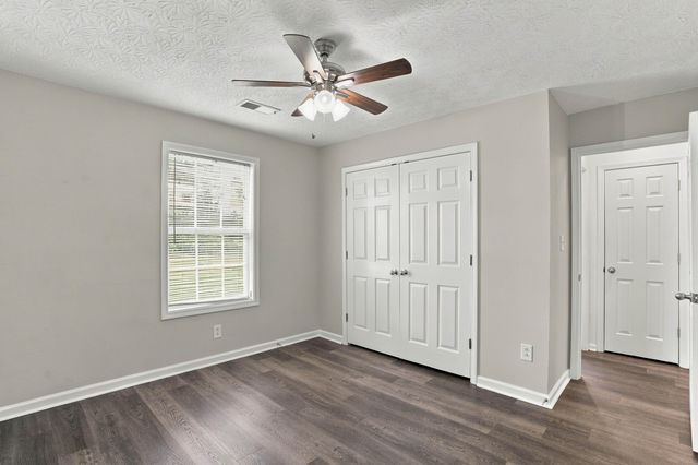 996 Winding Oak Trail, Lexington, KY 40511