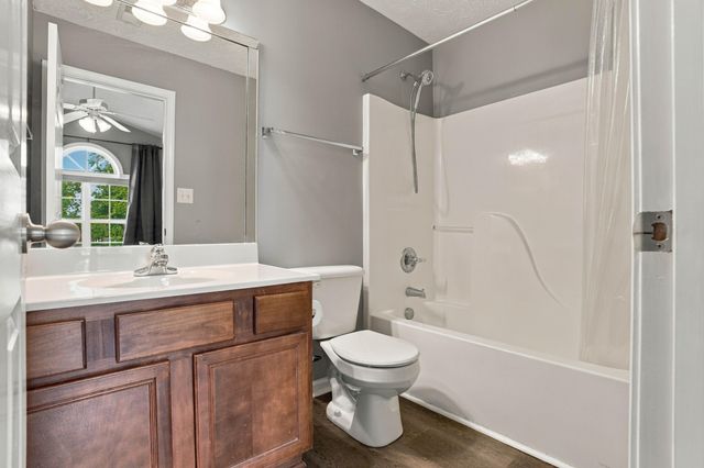 996 Winding Oak Trail, Lexington, KY 40511