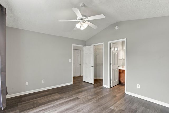 996 Winding Oak Trail, Lexington, KY 40511