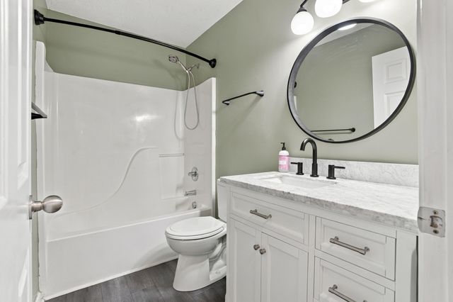 996 Winding Oak Trail, Lexington, KY 40511
