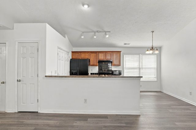 996 Winding Oak Trail, Lexington, KY 40511