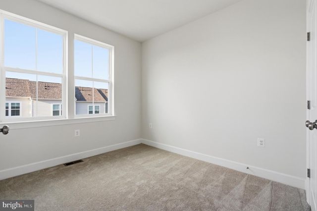 602 WATERMANS DR, Woodbridge, VA 22191