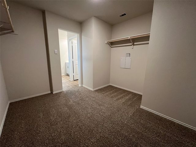 305 Wirecrested DR, Lockhart, TX 78644