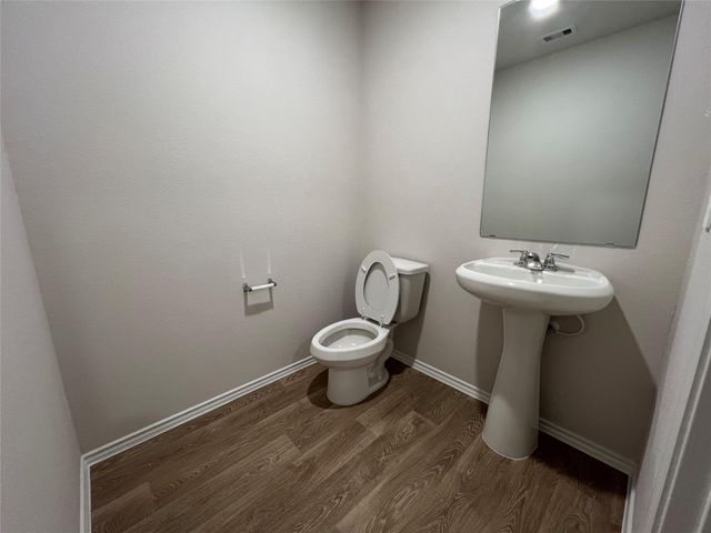 305 Wirecrested DR, Lockhart, TX 78644