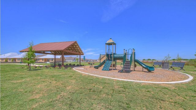 305 Wirecrested DR, Lockhart, TX 78644
