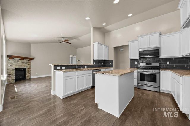 4991 N Sun Shimmer Ave, Meridian, ID 83646