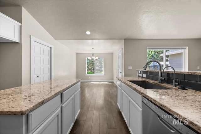 4991 N Sun Shimmer Ave, Meridian, ID 83646