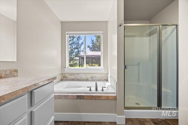 4991 N Sun Shimmer Ave, Meridian, ID 83646