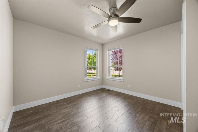 4991 N Sun Shimmer Ave, Meridian, ID 83646