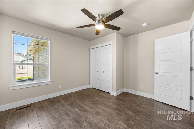 4991 N Sun Shimmer Ave, Meridian, ID 83646