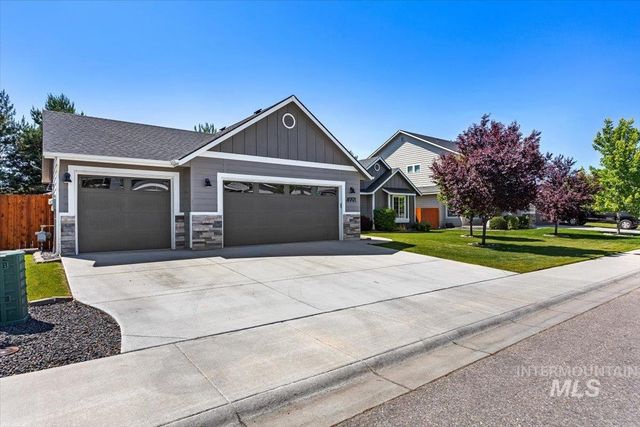 4991 N Sun Shimmer Ave, Meridian, ID 83646
